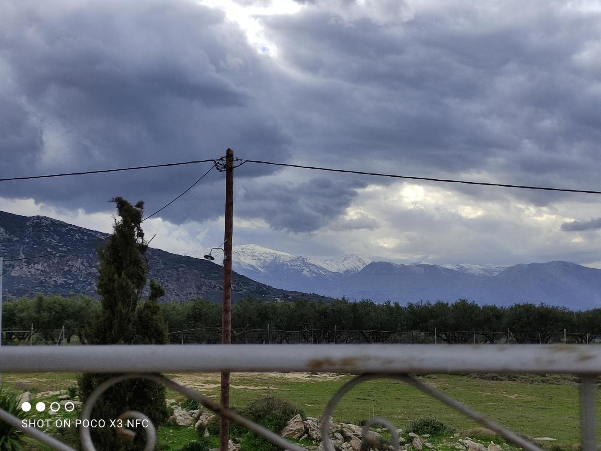 Aletraki -Off-Grid Retreat Above Heraklion, Peaceful Views Арханес Екстериор снимка